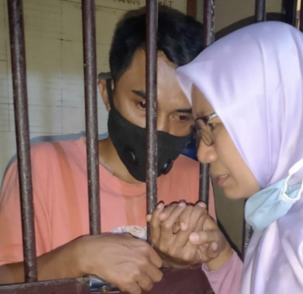 Foto wartawan media online yang ditahan atas dugaan pencemaran nama baik