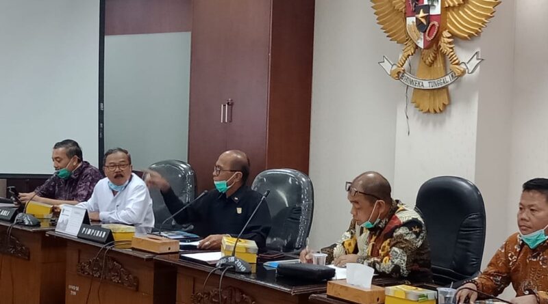 Foto suasana pertemuan DPRD Nias Selatan dengan DPRD Sumbar