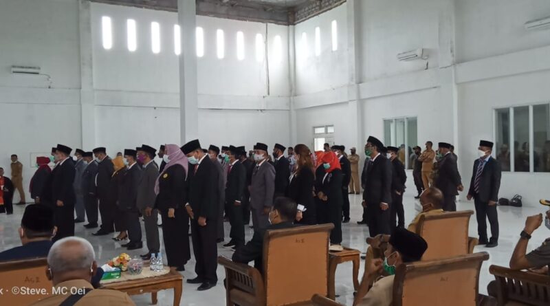 Foto 12 Jabatan Pimpinan Tinggi Pratama 22 Administrator dan 16 Pengawas yang dilantik