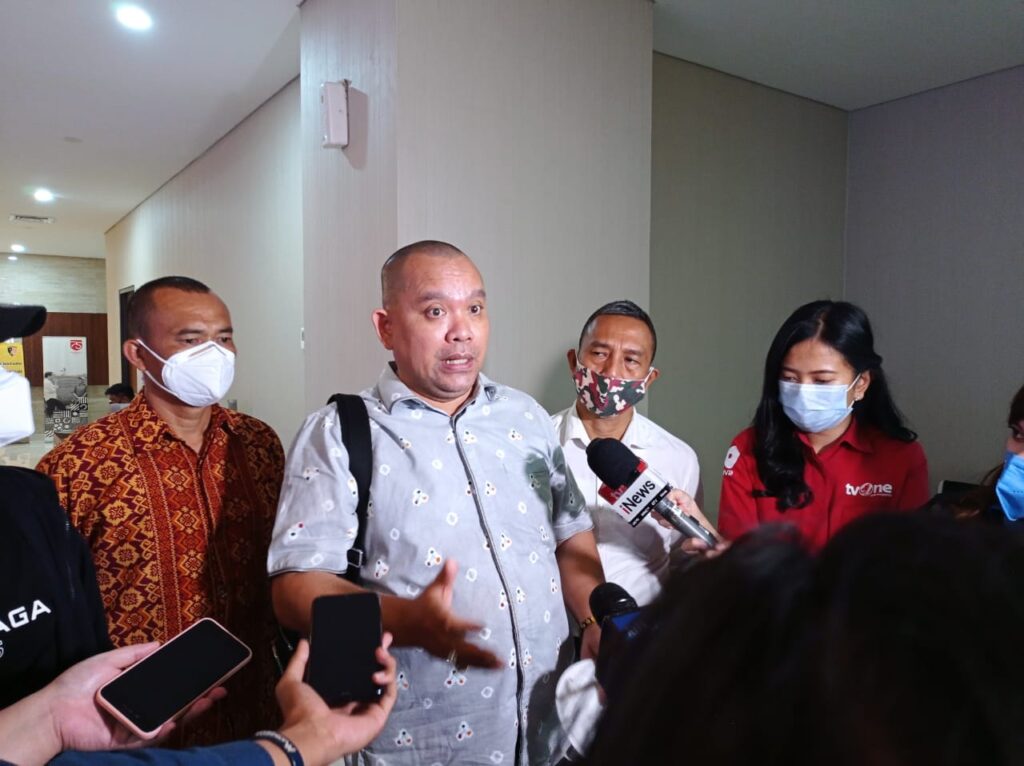 Foto anggota Kuasa dari Andita's Law Firm yang dipimpin oleh Tonin saat ditemui wartawan