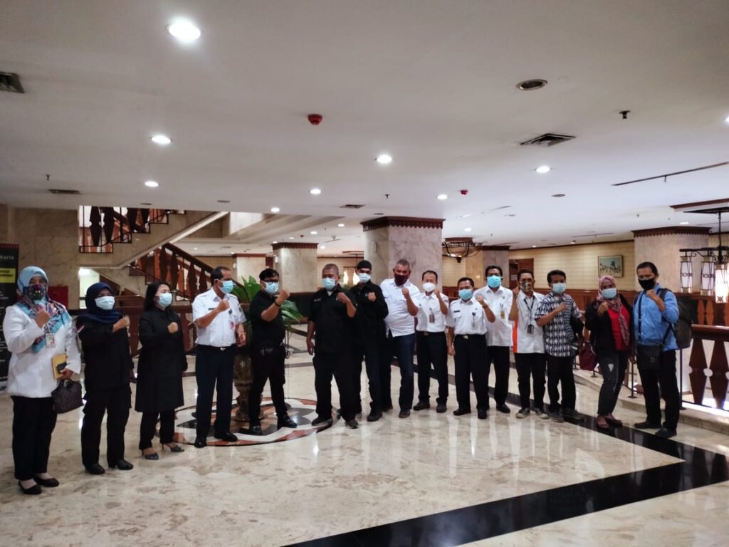 Foto bersama antara FWJ Korwil Jakarta Selatan dengan Pemkot saat audiensi