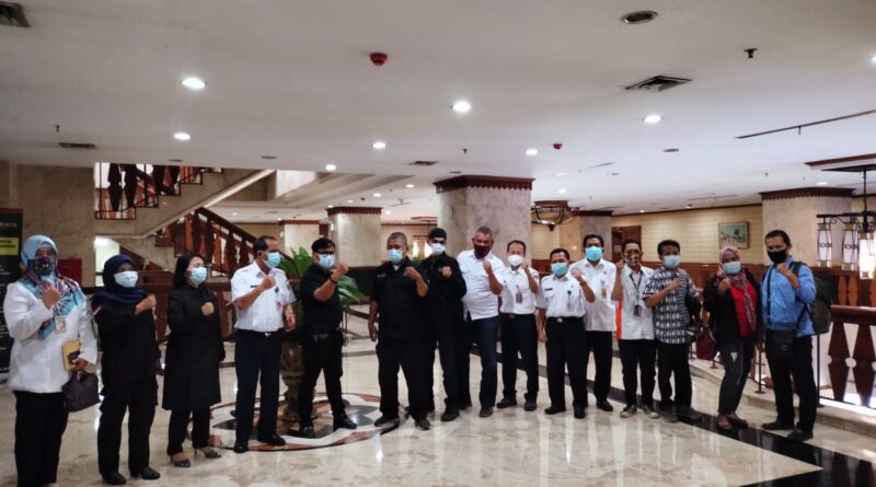 Foto bersama antara FWJ Korwil Jakarta Selatan dengan Pemkot saat audiensi