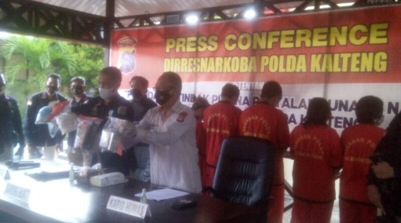 Foto Konferensi Pers di Balai Wartawan Polda Kalteng