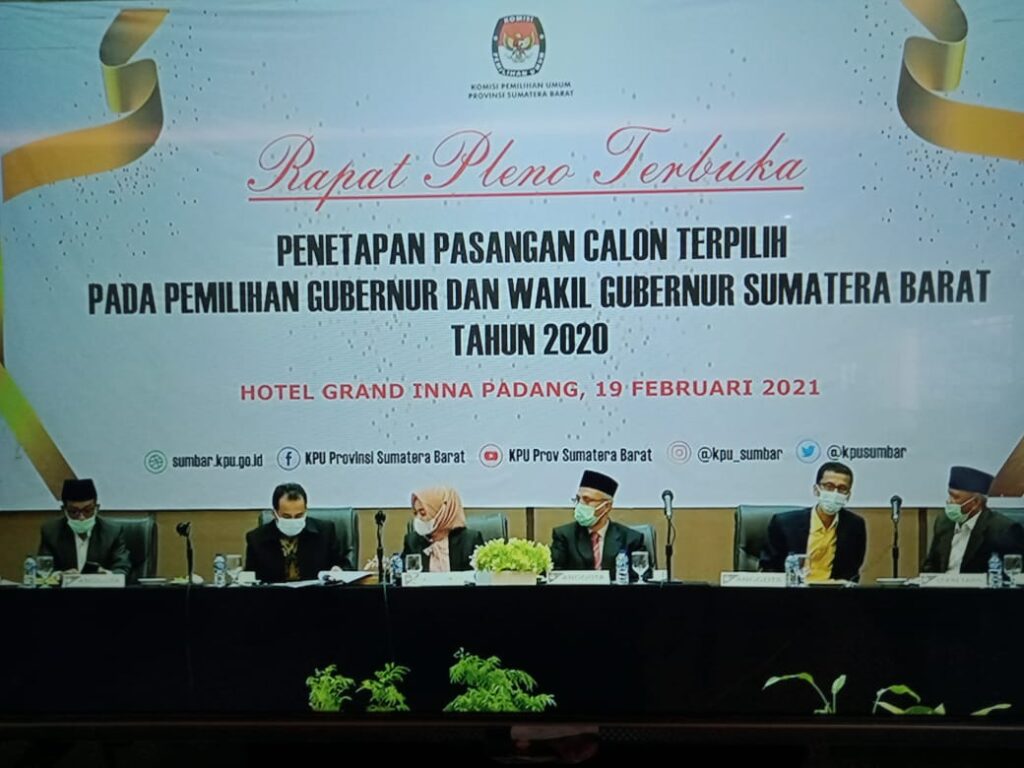 Foto suasana rapat pleno terbuka