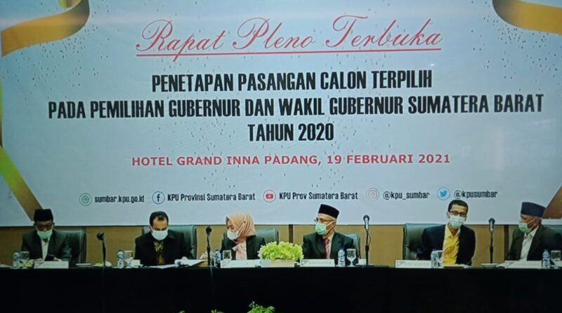 Foto suasana rapat pleno terbuka