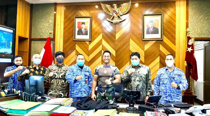 Foto bersama Sunan Kalijaga, SH, Wakil Ketua Forum Bela Negara (FBN) RI saat mendampingi Ketua umum FBN RI, Jenderal Setyo Harnowo, Ketua FBN Bali, Agustinus Nahak