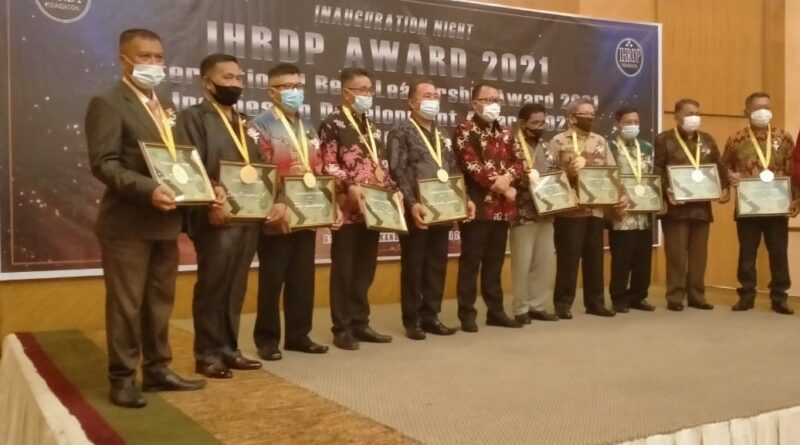 Foto bersama dalam acara IHRDP