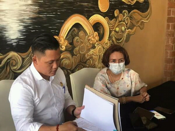Foto MG dan Penasihat Hukumnya