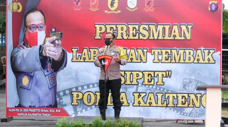 Foto Kapolda Kalteng Irjen Pol. Dr. Dedi Prasetyo saatmeresmikan Lapangan Tembak Sipet