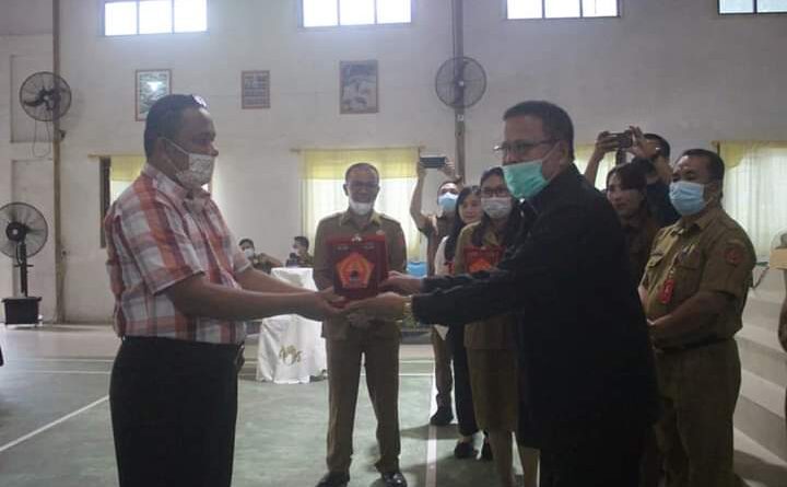 Foto Bupati Nias Barat