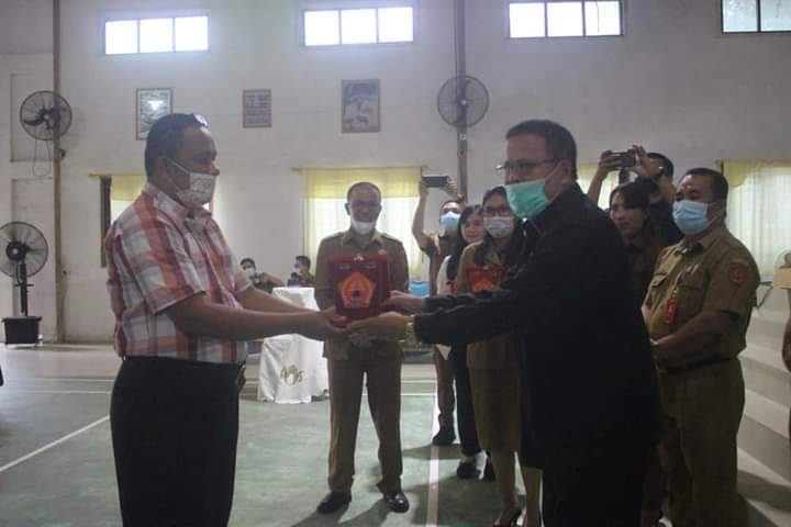 Foto Bupati Nias Barat