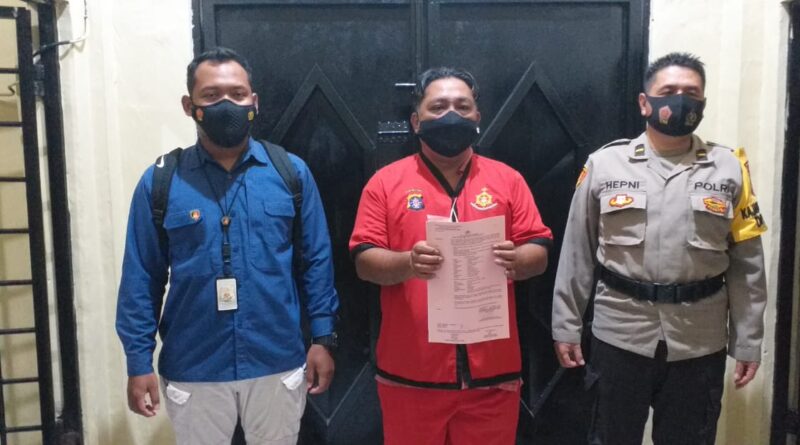 Foto Ditreskrimum Polda Kalteng mengamankan Frans Ever Kilat (48)