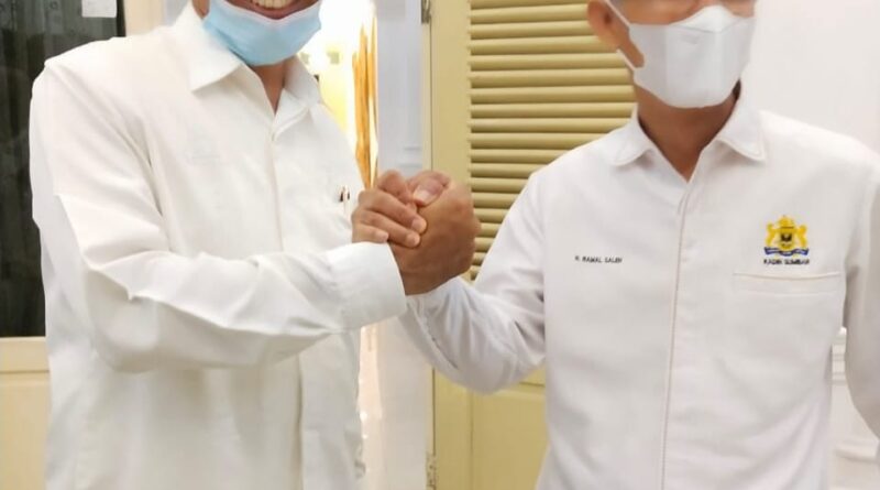 Foto Ketum Kadin dan Gubernur Sumbar