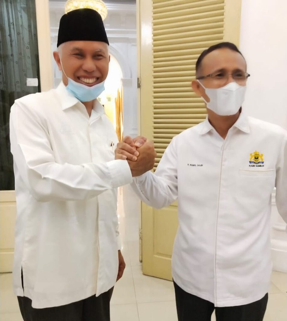 Foto Ketum Kadin dan Gubernur Sumbar