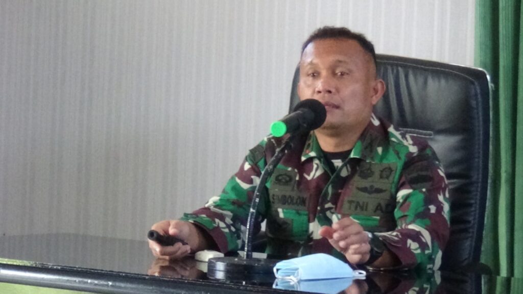 Foto Dandim 0213/Nias Letkol Inf TP. Lobuan Simbolon selaku Dansatgas TMMD