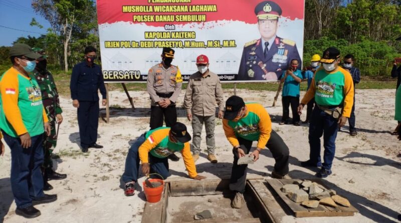 Foto suasana saat peletakan batu pertama