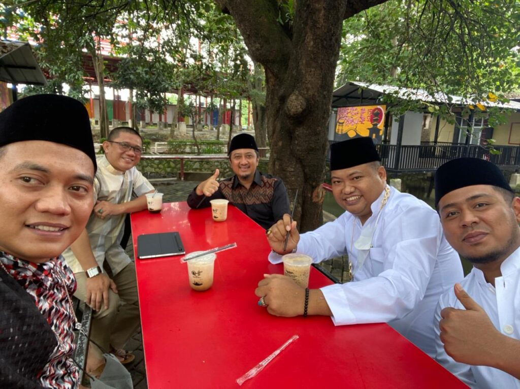 Foto CEO Mina Vision dan Kyai Yusuf Mansyur
