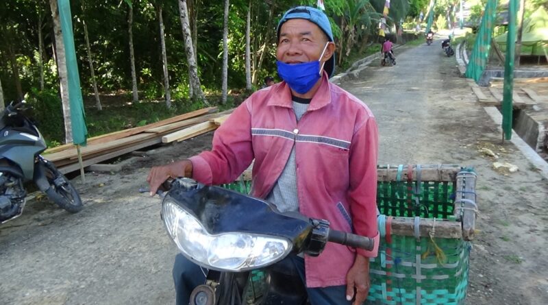 Foto salah satu pedagang keliling yang merasa diuntungkan