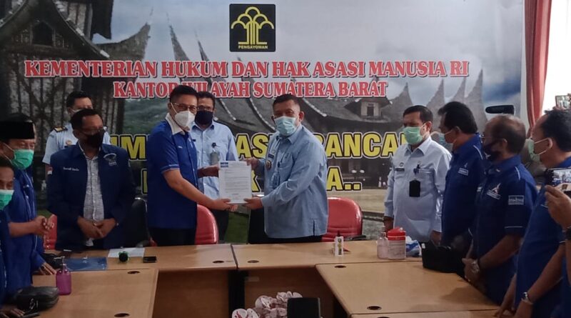 Foto Kader Demokrat Kunjungi Kanwil