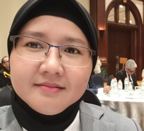 Koordinator Advokat LBH Riba Crisis Center Sumbar Lusda Astri, dampingi klien lapirkan dygaan tindak pidana merek ke Polresta Padang, Rabu 24/3-2021. (foto; dok)