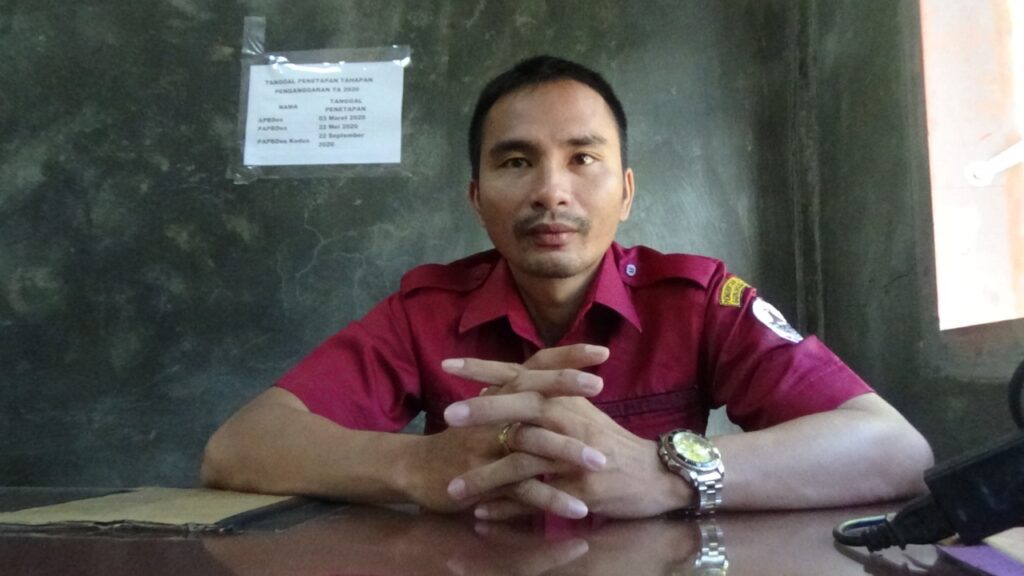 Kepala Desa Nikootano Dao, Wira Zega (Foto: IST)