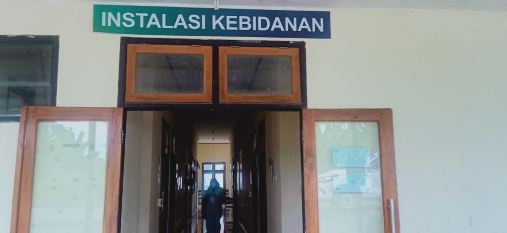 Foto ruangan instalasi kebidanan tampak dari depan