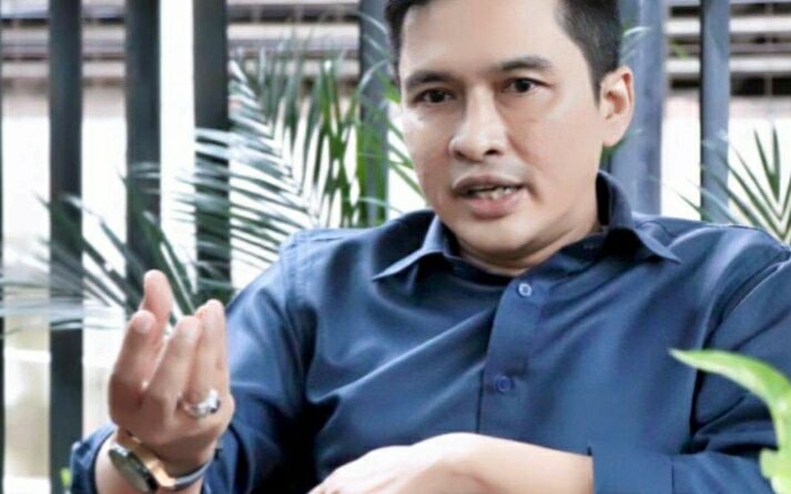 Foto pengamat politik Yosmeri