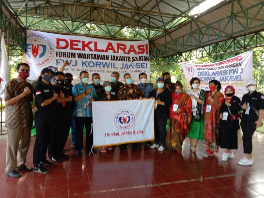 Foto bersama saat Deklarasi pelantikan FWJ Korwil Jaksel