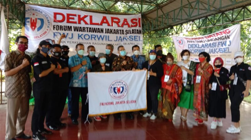 Foto bersama saat Deklarasi pelantikan FWJ Korwil Jaksel