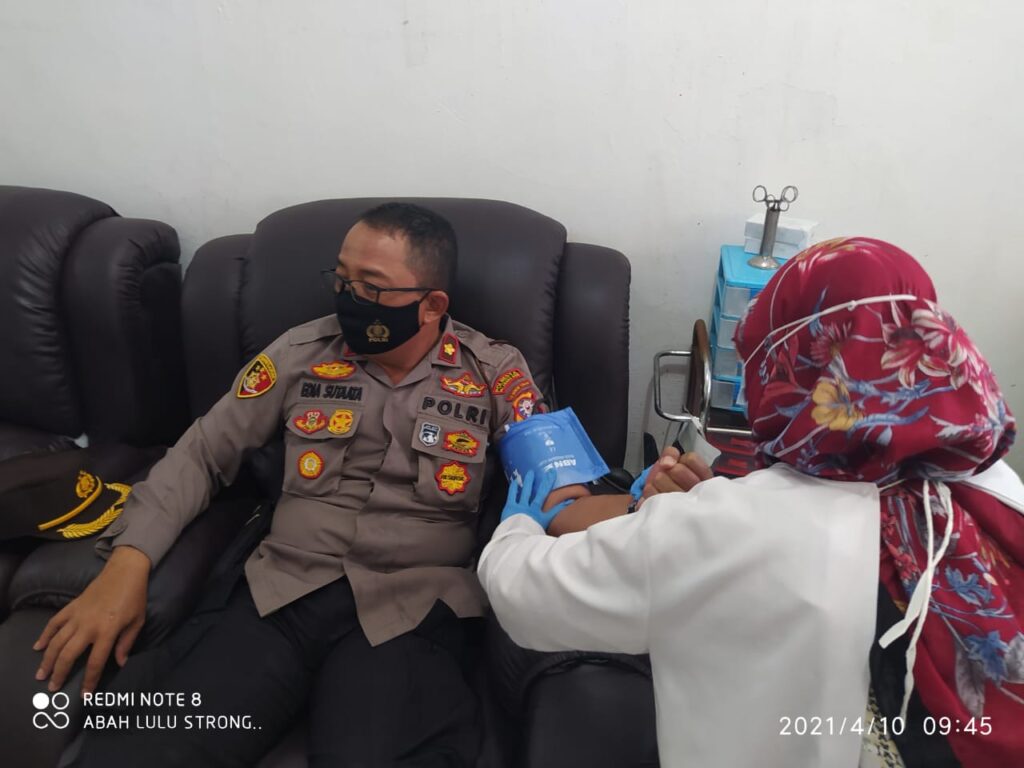 Foto suasana saat donor darah