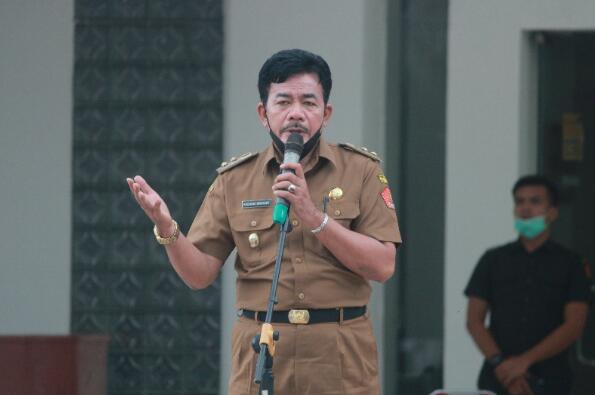 Foto Bupati Terpilih saat beri kata sambutan