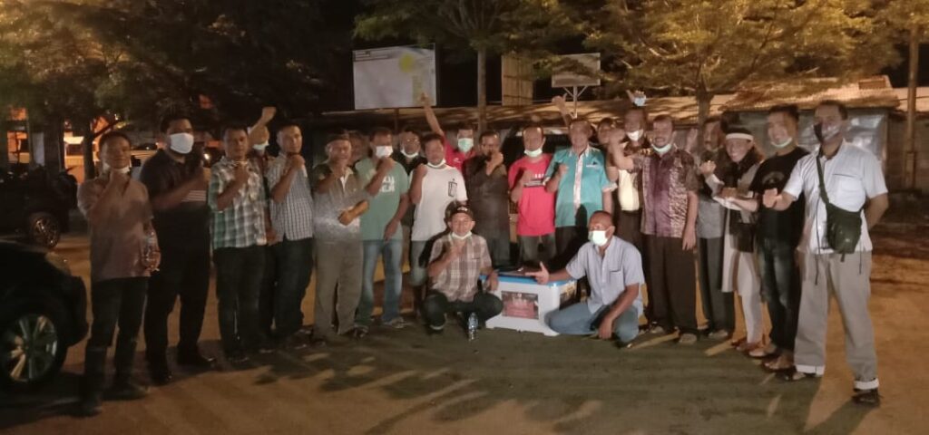 Foto bersama Koalisi Masyarakat Pesisir Selatan
