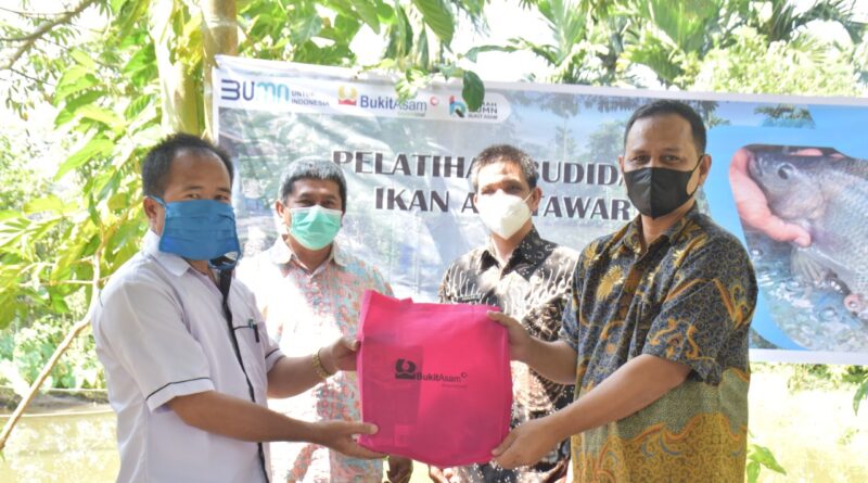 PTBA Gandeng Mantan Pekerja PETI Ikuti Pelatihan Budidaya Ikan Tawar. (Ist)