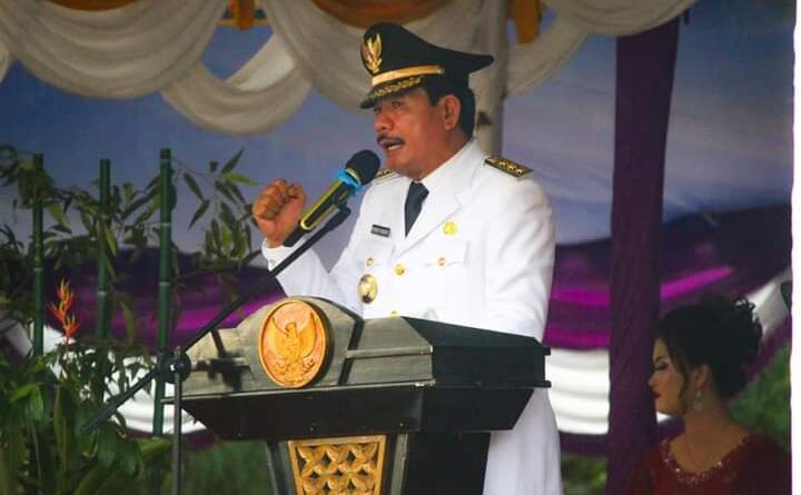 Foto Bupati Nias Barat