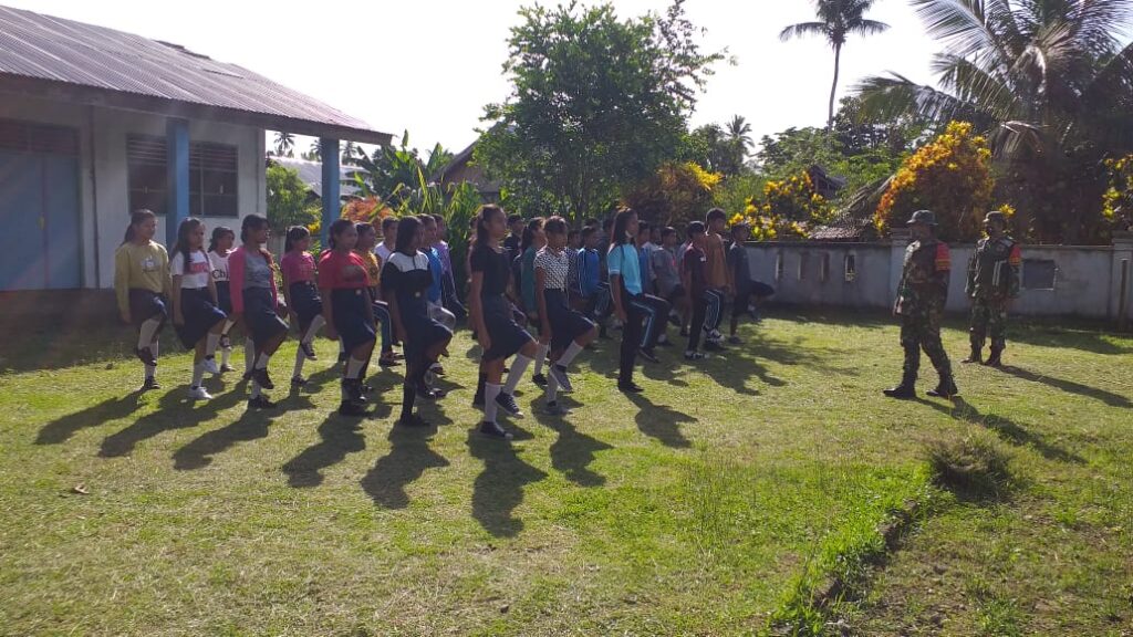 Foto suasana siswa/i SMP belajar PBB