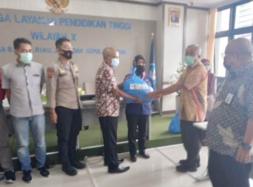 KPN Kopertis Wilayah X Bagi-bagi Paket Sembako