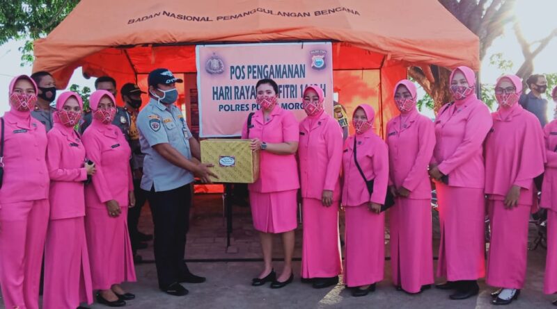 Ketua Bhayangkari Pulau Morotai Support Tim Penugas Pengamanan Idul Fitri 2021