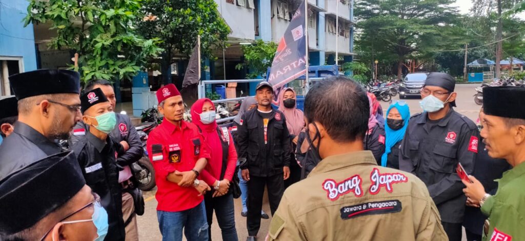 Puncak Kegiatan Berbagi Takjil Gratis Bang Japar Se-Jaktim, Pecahkan Rekor 1.100 Paket
