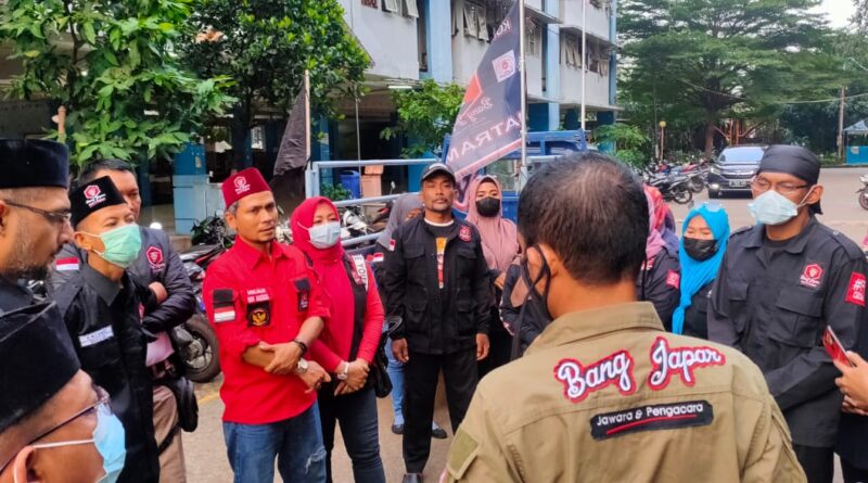 Puncak Kegiatan Berbagi Takjil Gratis Bang Japar Se-Jaktim, Pecahkan Rekor 1.100 Paket