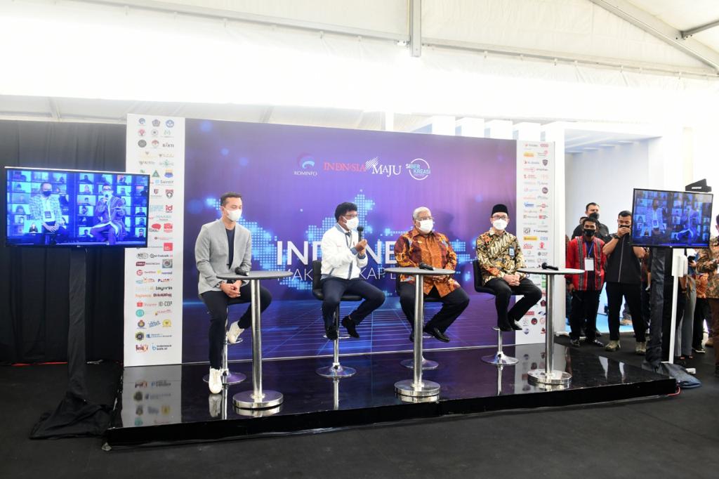 Foto Seminar yang diadakan oleh KOMINFO