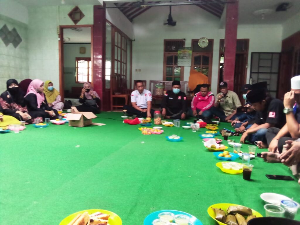 Bang Japar Koncam Cakung Melaksanakan Kegiatan Halal Bihalal