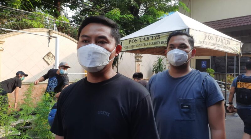 Satuan Narkoba Polres Metro Jakarta Barat menggerebek Salah satu rumah di wilayah Brebes Jawa Tengah