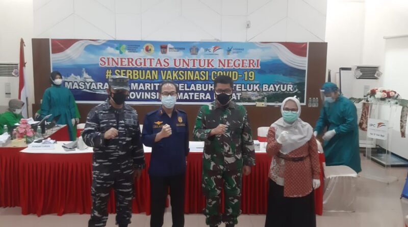 Proses Vaksinasi Covid-19 di Padang (Foto: IST)