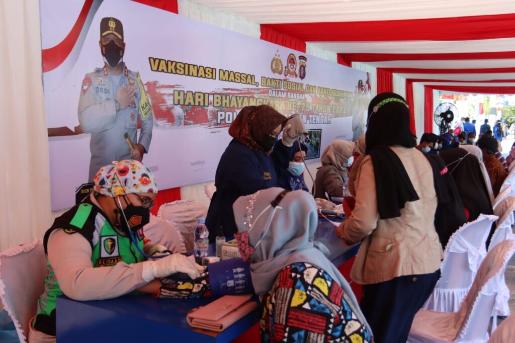 Proses Vaksinasi di Kalteng (Foto: IST)
