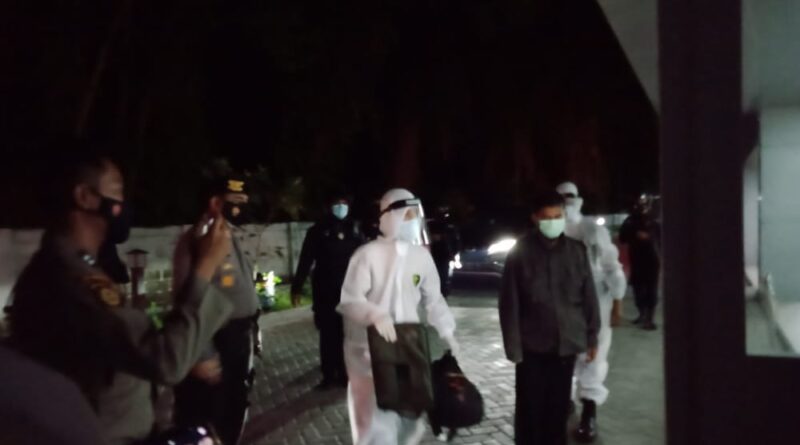 Pengamanan Pria yang Kabur dengan Swab Positif oleh Ditsamapta Polda Kalteng, Kamis, 21 Juli 2021 (Foto: IST)