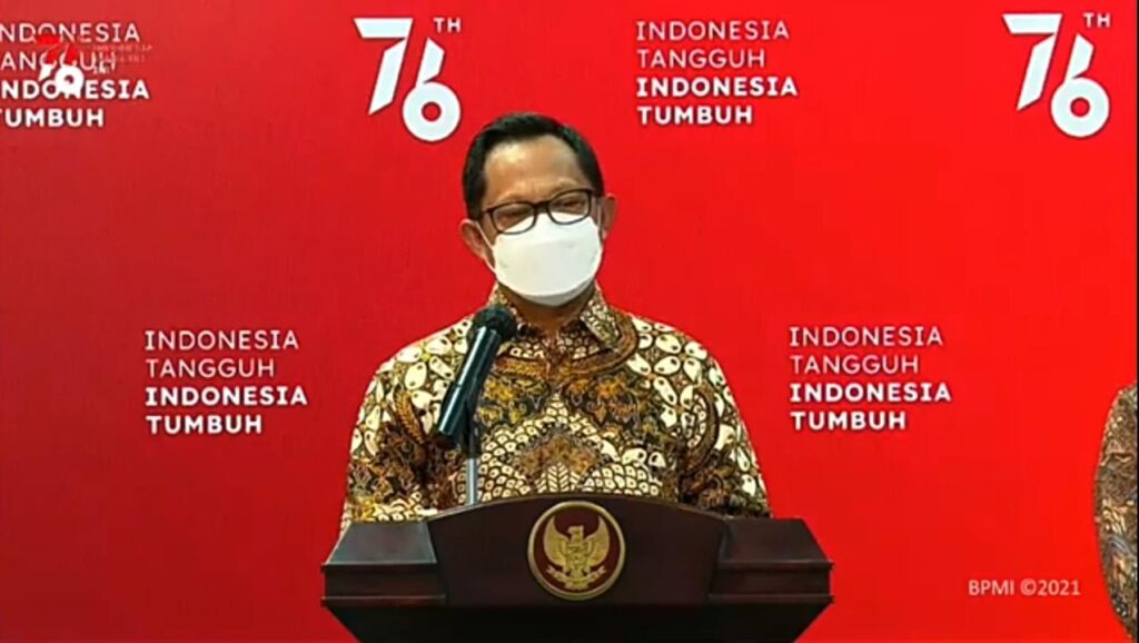 Menteri Dalam Negeri Tito Karnavian Menyampaikan Aturan Dine In, Senin, 26 Juli 2021 (Foto: Channel Youtube Sekretarian Presiden)
