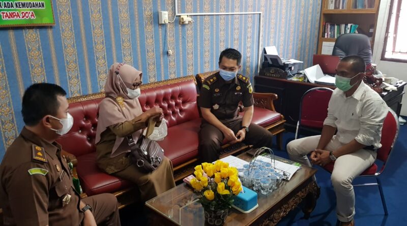 Pengembalian Dana BOS oleh Mantan Bendahara ke SD N 24 Aie Angek (Foto: ist)