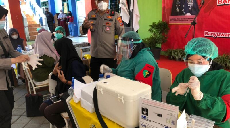 Proses Vaksinasi di Lembaga Pendidikan Banyuwangi bersama Polresta Banyuwangi (Foto: Ist)