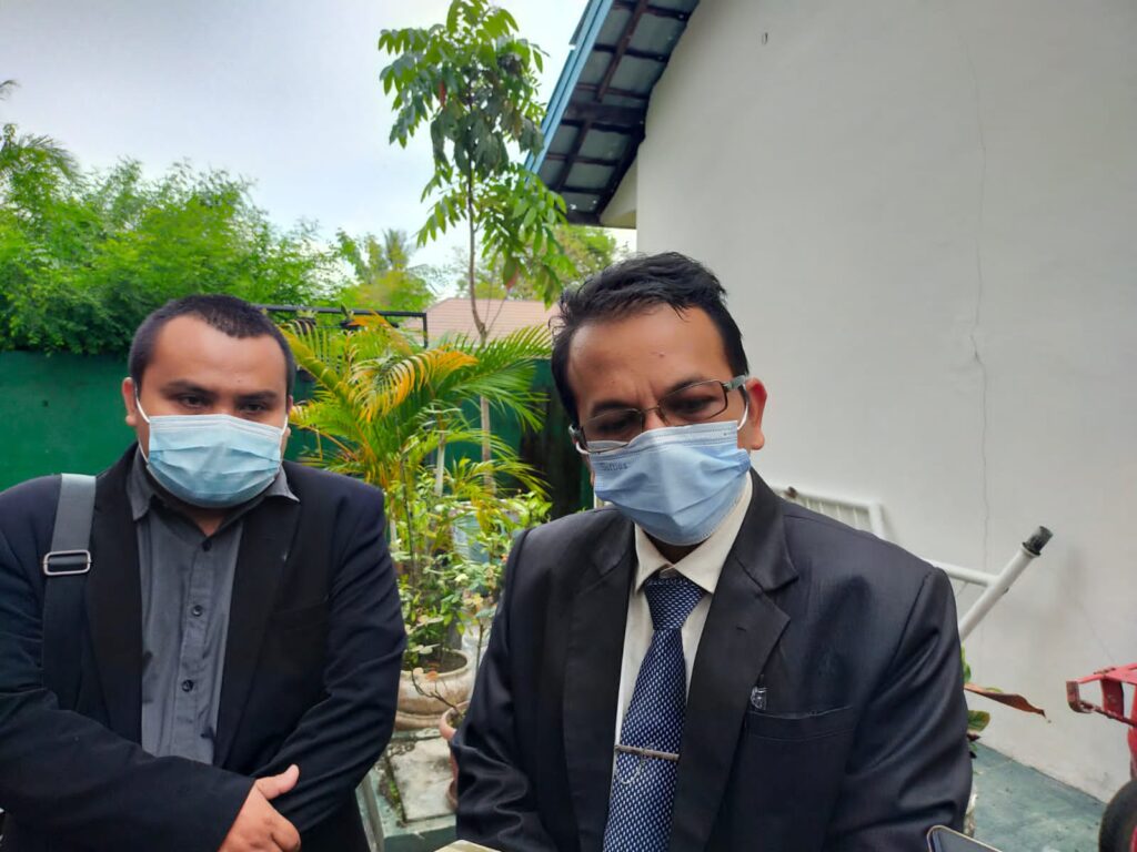 Gazali dan Parlin, Penasihat Hukum H. Asang (Foto: Ist)