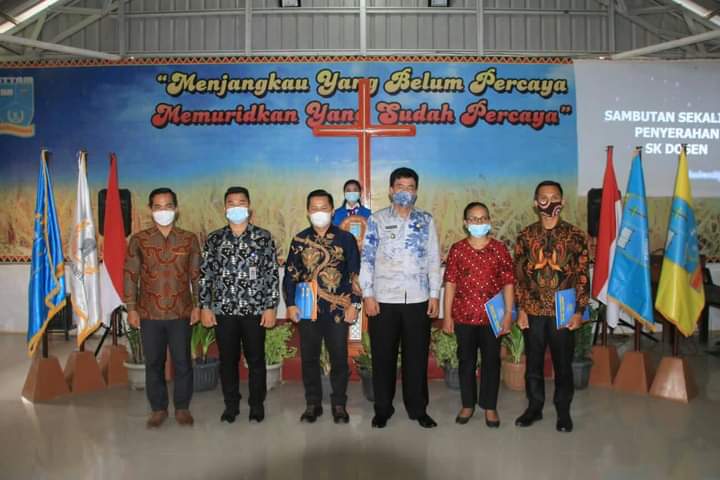 Bupati Nias Barat Menghadiri Acara Pembukaan Akademik STTAM dan Pelantikan Mahasiswa (Foto: Ist)